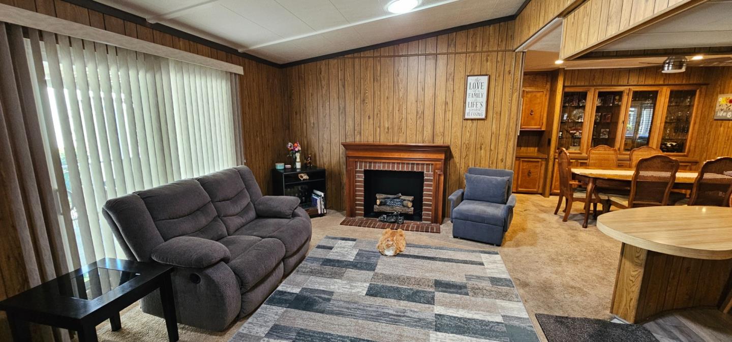 Detail Gallery Image 12 of 33 For 556 Millpond Dr #556,  San Jose,  CA 95125 - 3 Beds | 2 Baths