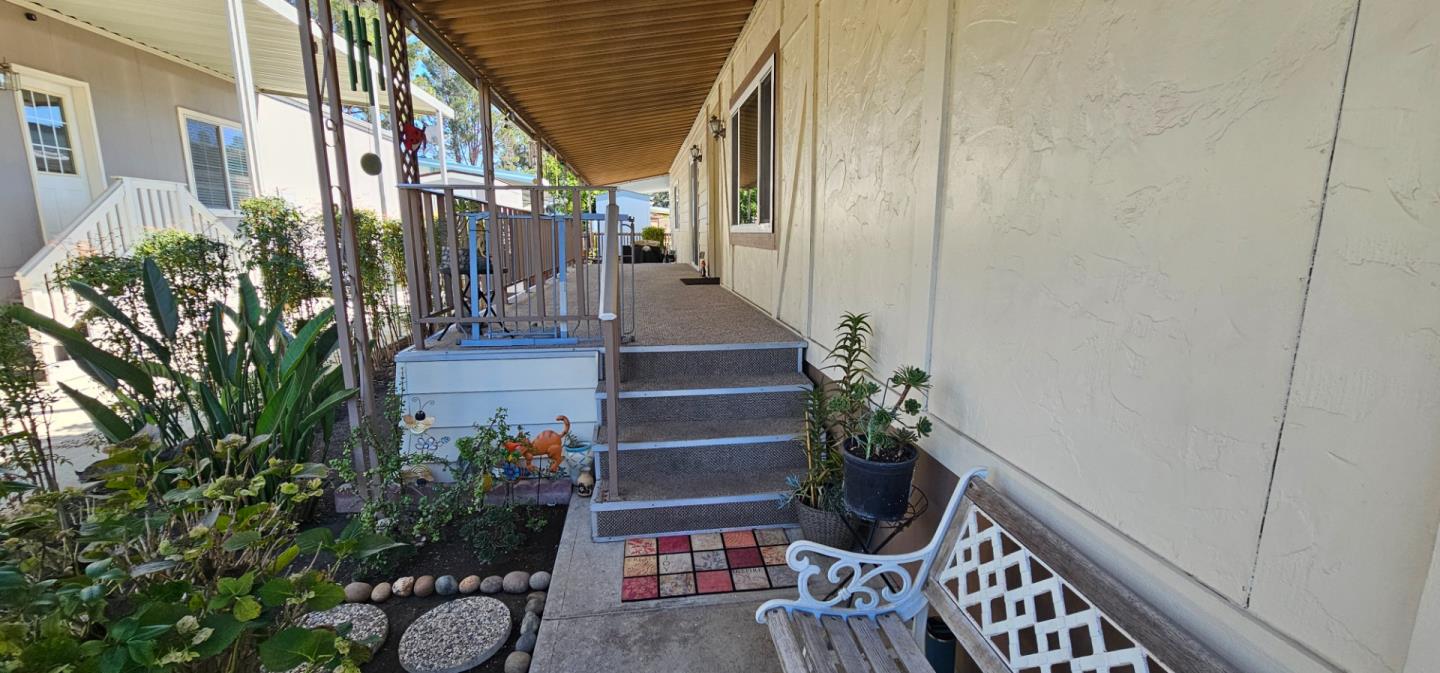 Detail Gallery Image 7 of 33 For 556 Millpond Dr #556,  San Jose,  CA 95125 - 3 Beds | 2 Baths
