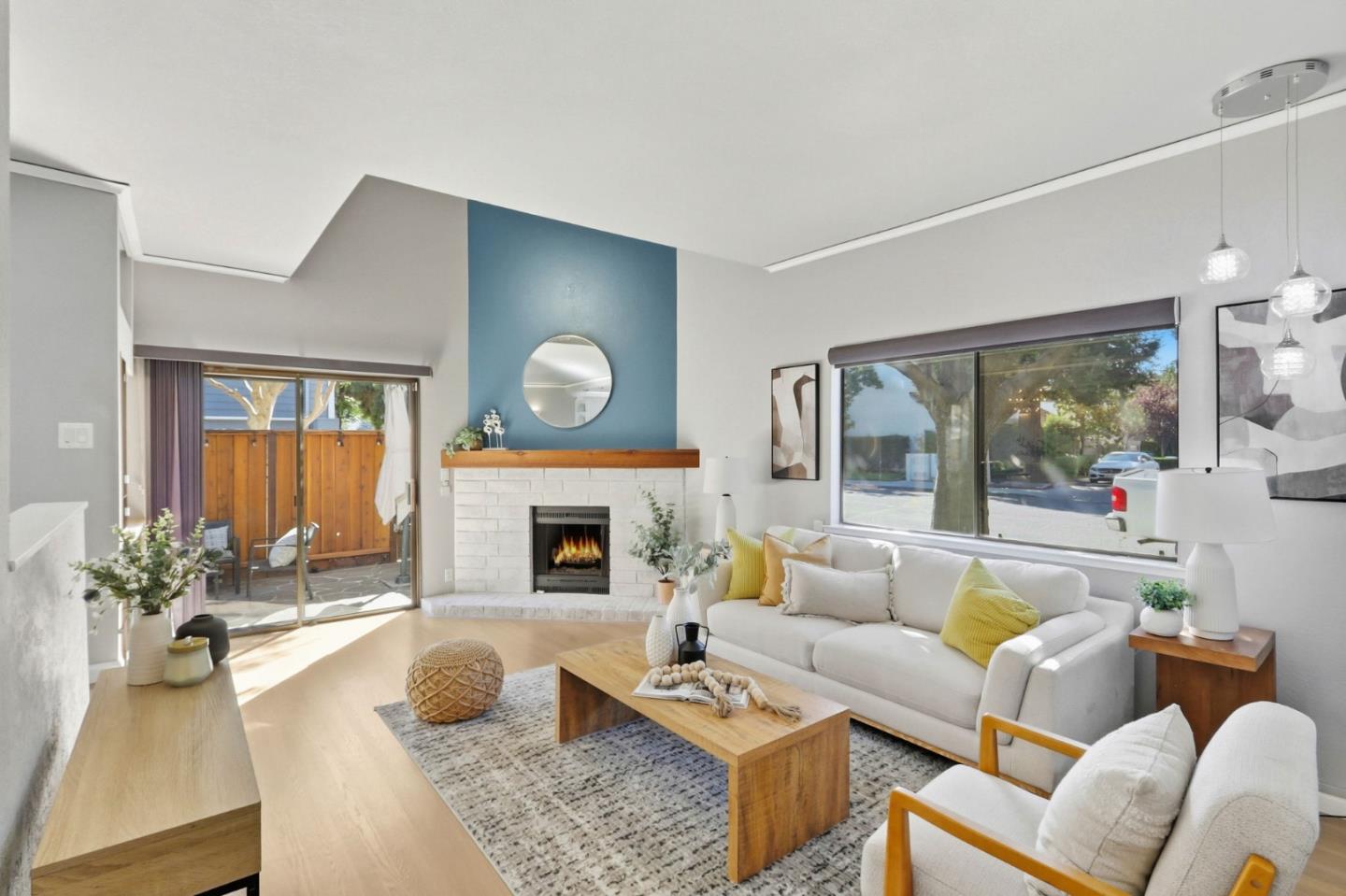 Detail Gallery Image 4 of 26 For 1162 Capri Dr, Campbell,  CA 95008 - 3 Beds | 2/1 Baths