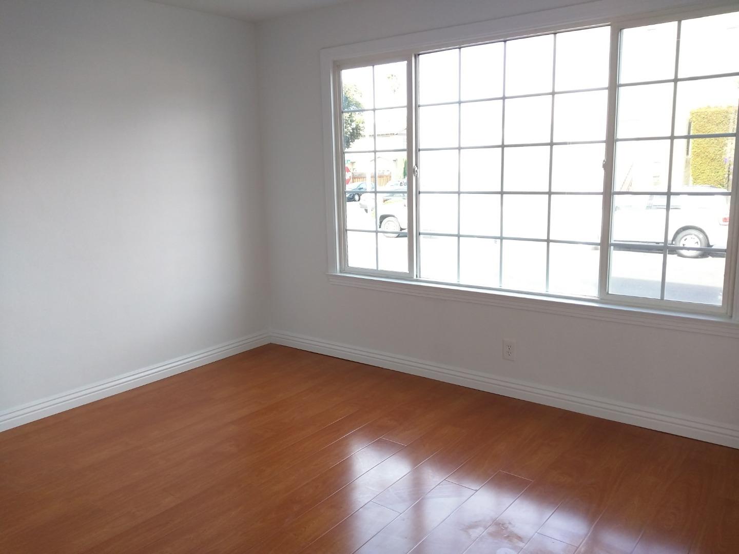 Detail Gallery Image 4 of 25 For 439 N Claremont St #1,  San Mateo,  CA 94401 - 2 Beds | 1 Baths