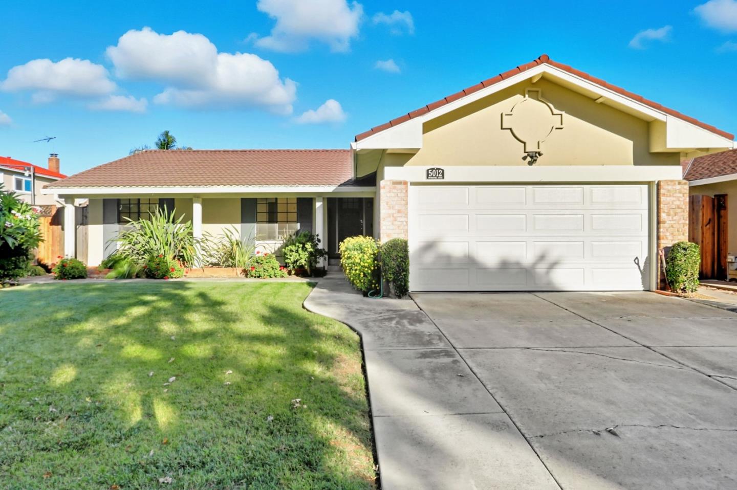 Detail Gallery Image 2 of 37 For 5012 Moonstone Ct, San Jose,  CA 95136 - 3 Beds | 2 Baths