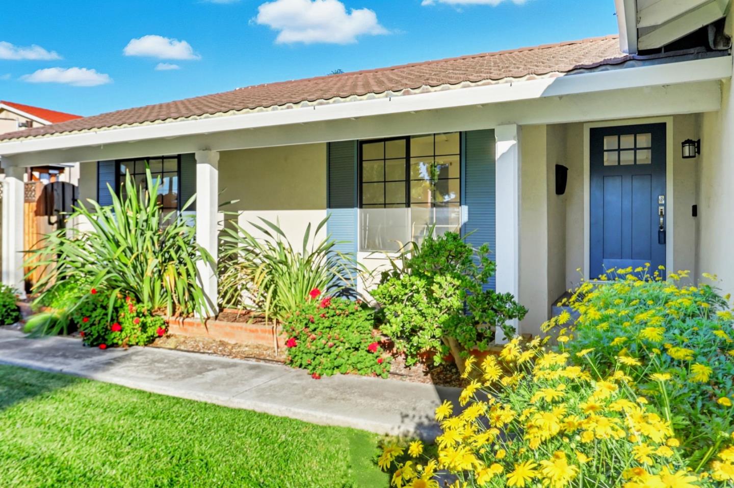 Detail Gallery Image 4 of 37 For 5012 Moonstone Ct, San Jose,  CA 95136 - 3 Beds | 2 Baths