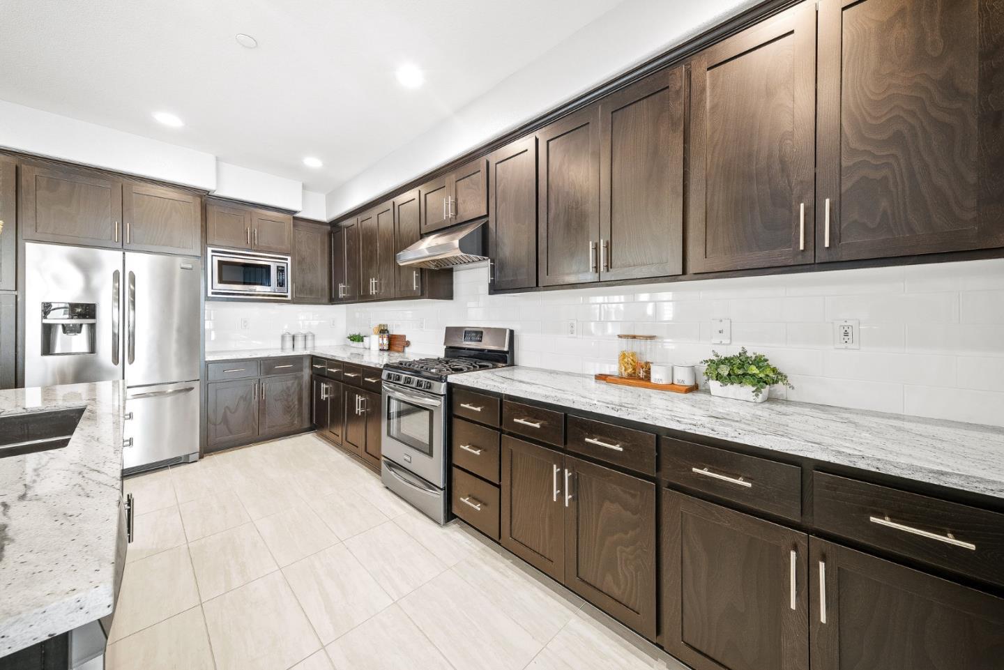 Detail Gallery Image 10 of 38 For 146 Incense Ter, Sunnyvale,  CA 94086 - 3 Beds | 3/1 Baths