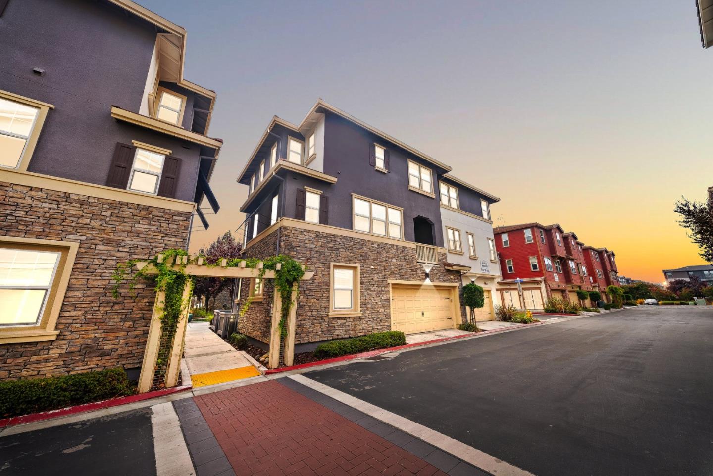 Detail Gallery Image 3 of 38 For 146 Incense Ter, Sunnyvale,  CA 94086 - 3 Beds | 3/1 Baths