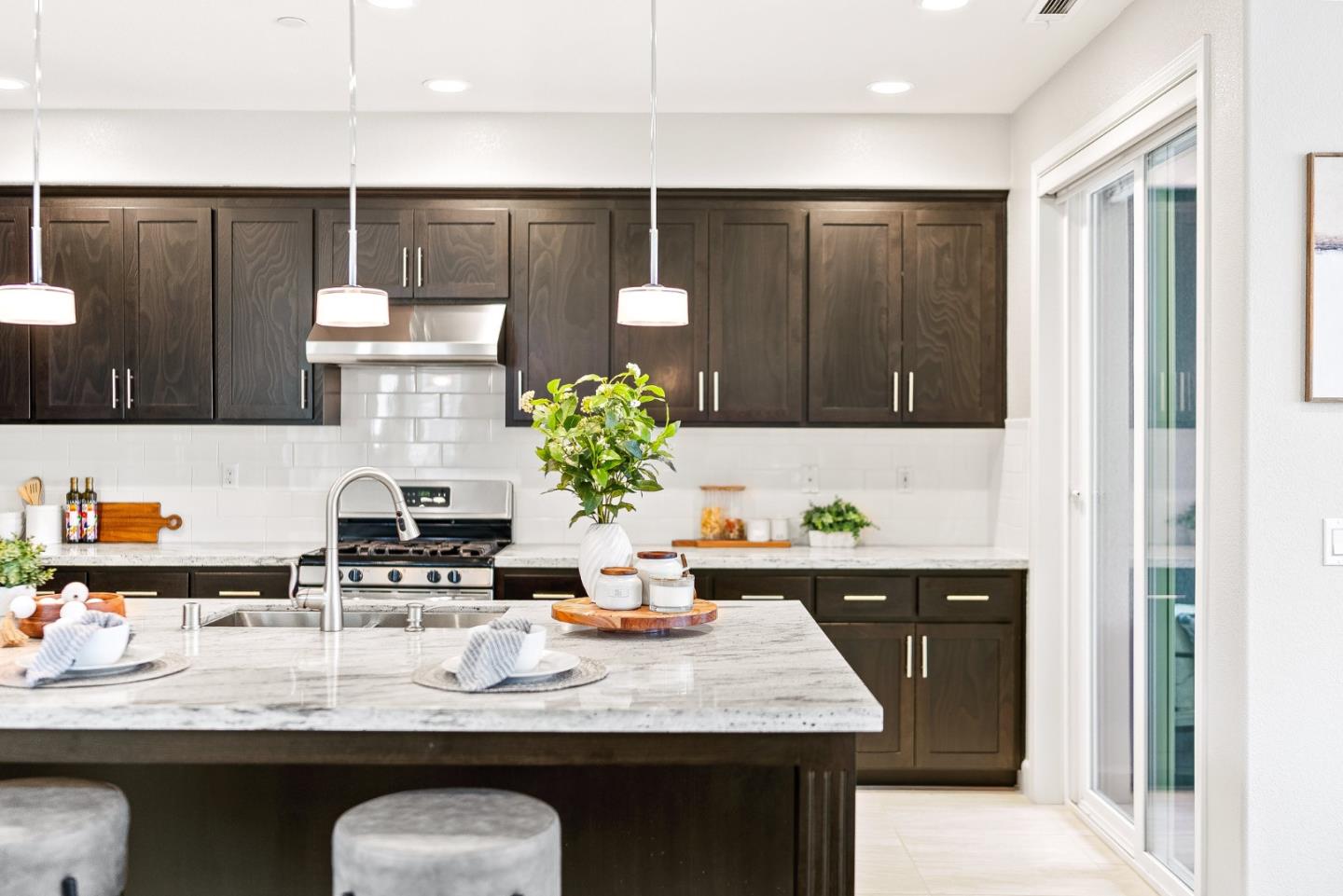 Detail Gallery Image 8 of 38 For 146 Incense Ter, Sunnyvale,  CA 94086 - 3 Beds | 3/1 Baths