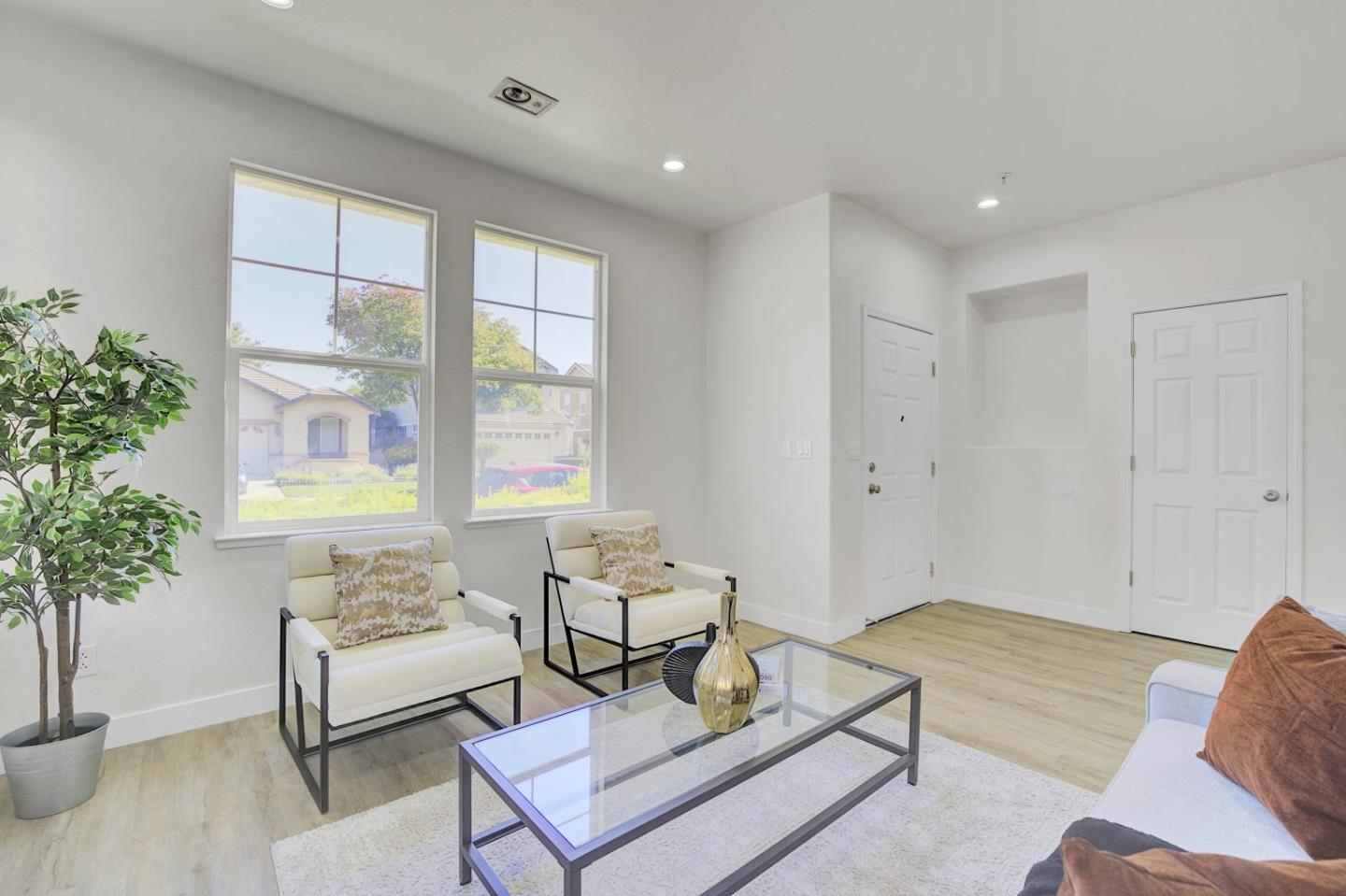 Detail Gallery Image 8 of 39 For 147 Wexford St, Brentwood,  CA 94513 - 5 Beds | 3 Baths