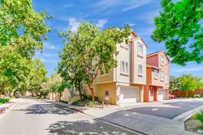 Front Image Thumbnail for ML82024184