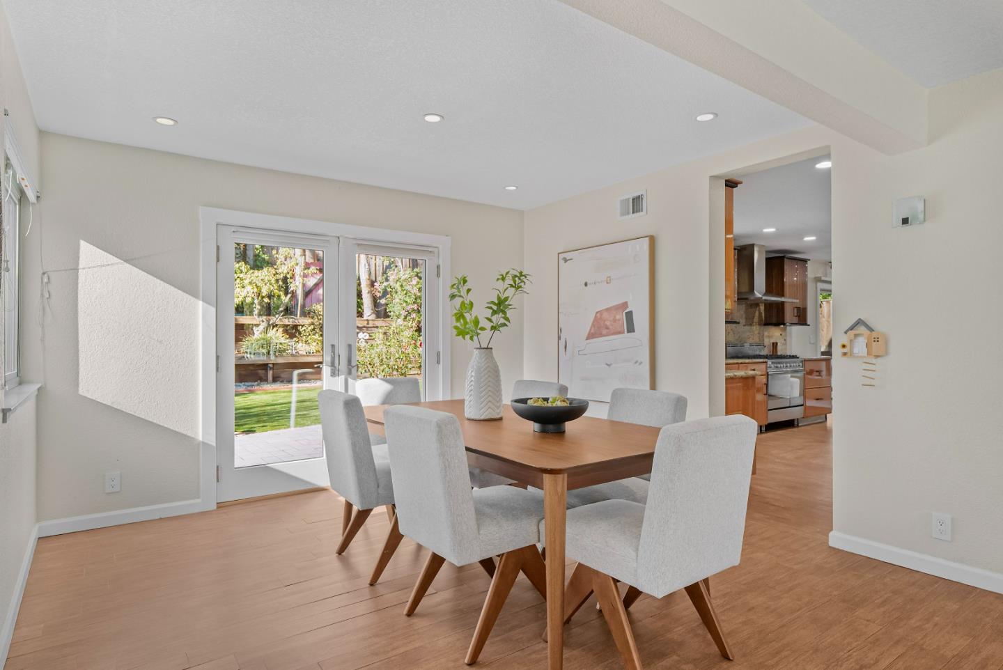 Detail Gallery Image 10 of 46 For 2837 Mantis Dr, San Jose,  CA 95148 - 4 Beds | 2/1 Baths