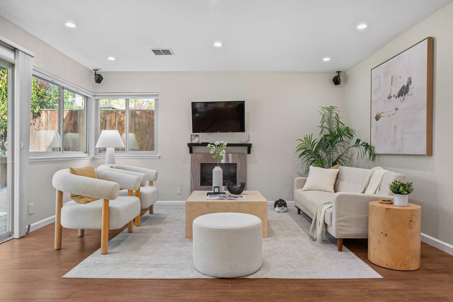 Detail Gallery Image 12 of 46 For 2837 Mantis Dr, San Jose,  CA 95148 - 4 Beds | 2/1 Baths