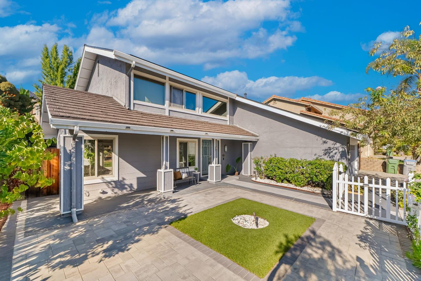 Detail Gallery Image 3 of 46 For 2837 Mantis Dr, San Jose,  CA 95148 - 4 Beds | 2/1 Baths