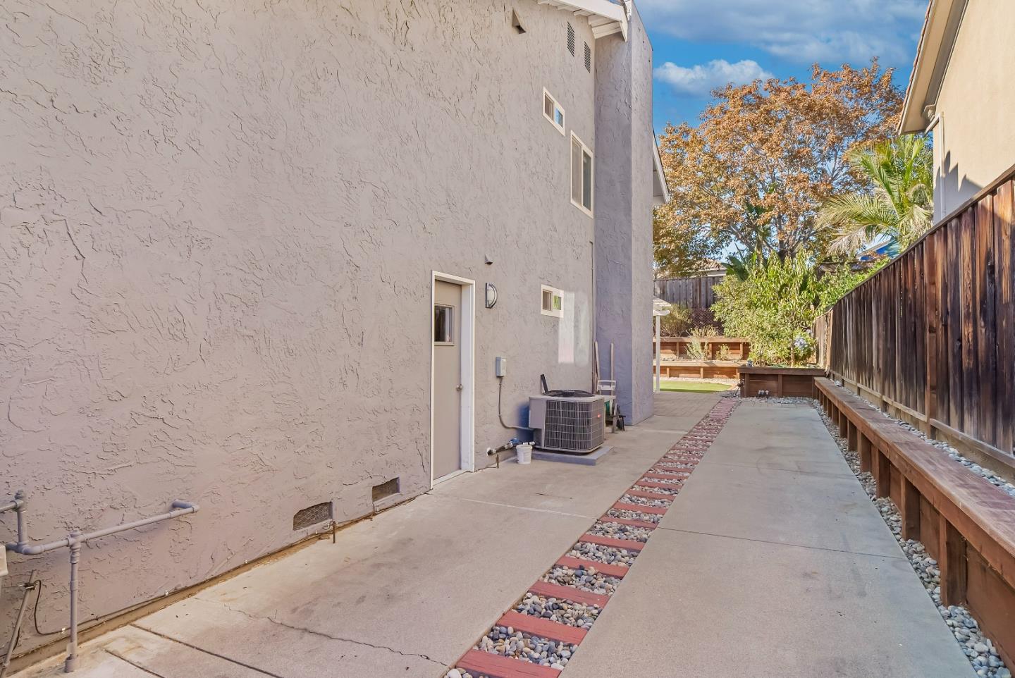 Detail Gallery Image 39 of 46 For 2837 Mantis Dr, San Jose,  CA 95148 - 4 Beds | 2/1 Baths