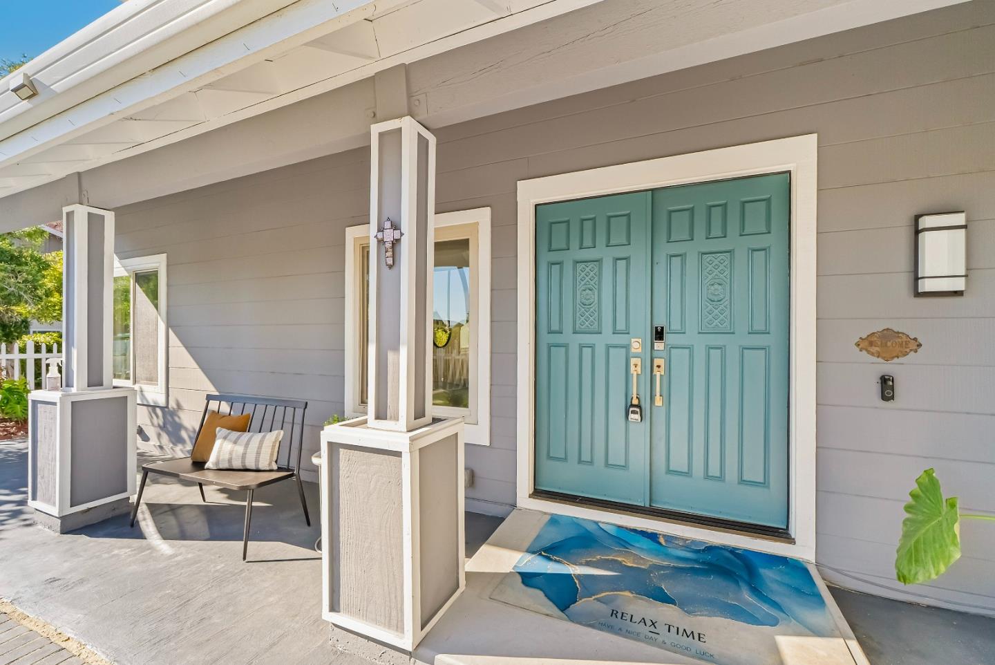 Detail Gallery Image 4 of 46 For 2837 Mantis Dr, San Jose,  CA 95148 - 4 Beds | 2/1 Baths