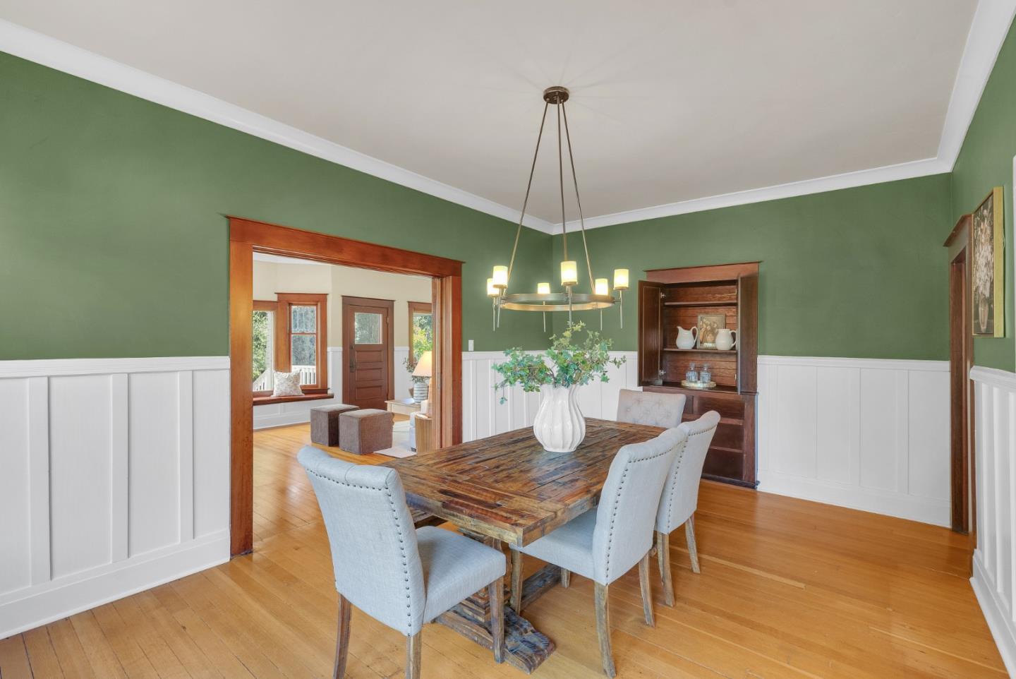 Detail Gallery Image 14 of 56 For 85 W 5th St, Morgan Hill,  CA 95037 - 4 Beds | 4 Baths