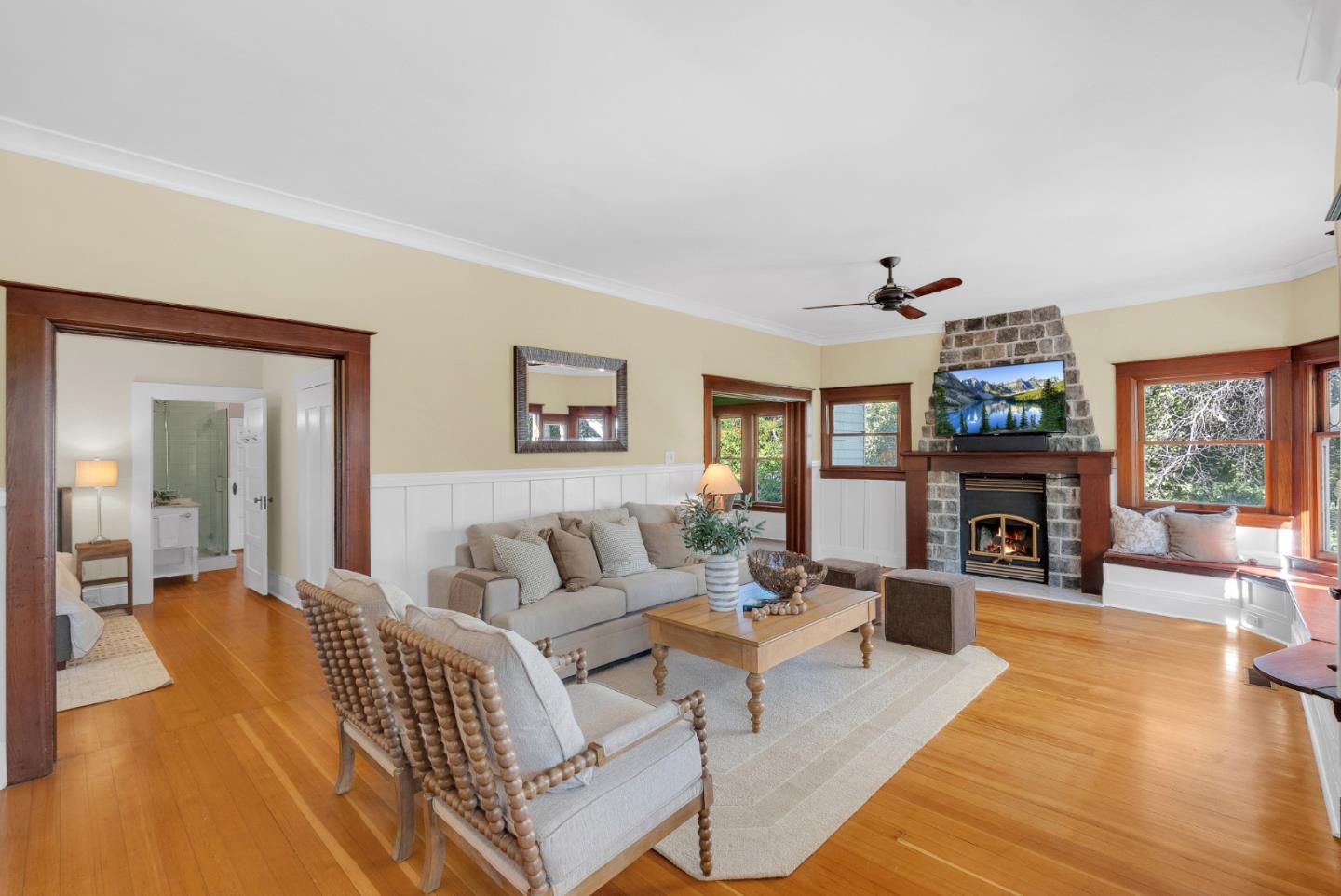 Detail Gallery Image 9 of 56 For 85 W 5th St, Morgan Hill,  CA 95037 - 4 Beds | 4 Baths