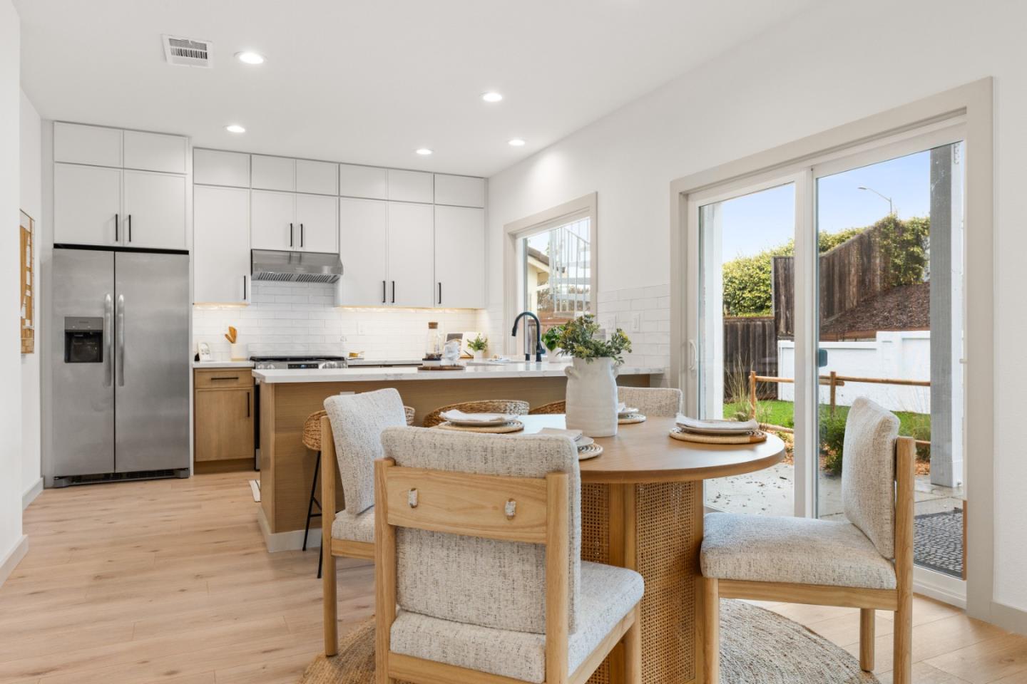 Detail Gallery Image 12 of 59 For 26 Driftwood Ct, Pacifica,  CA 94044 - 4 Beds | 2/1 Baths