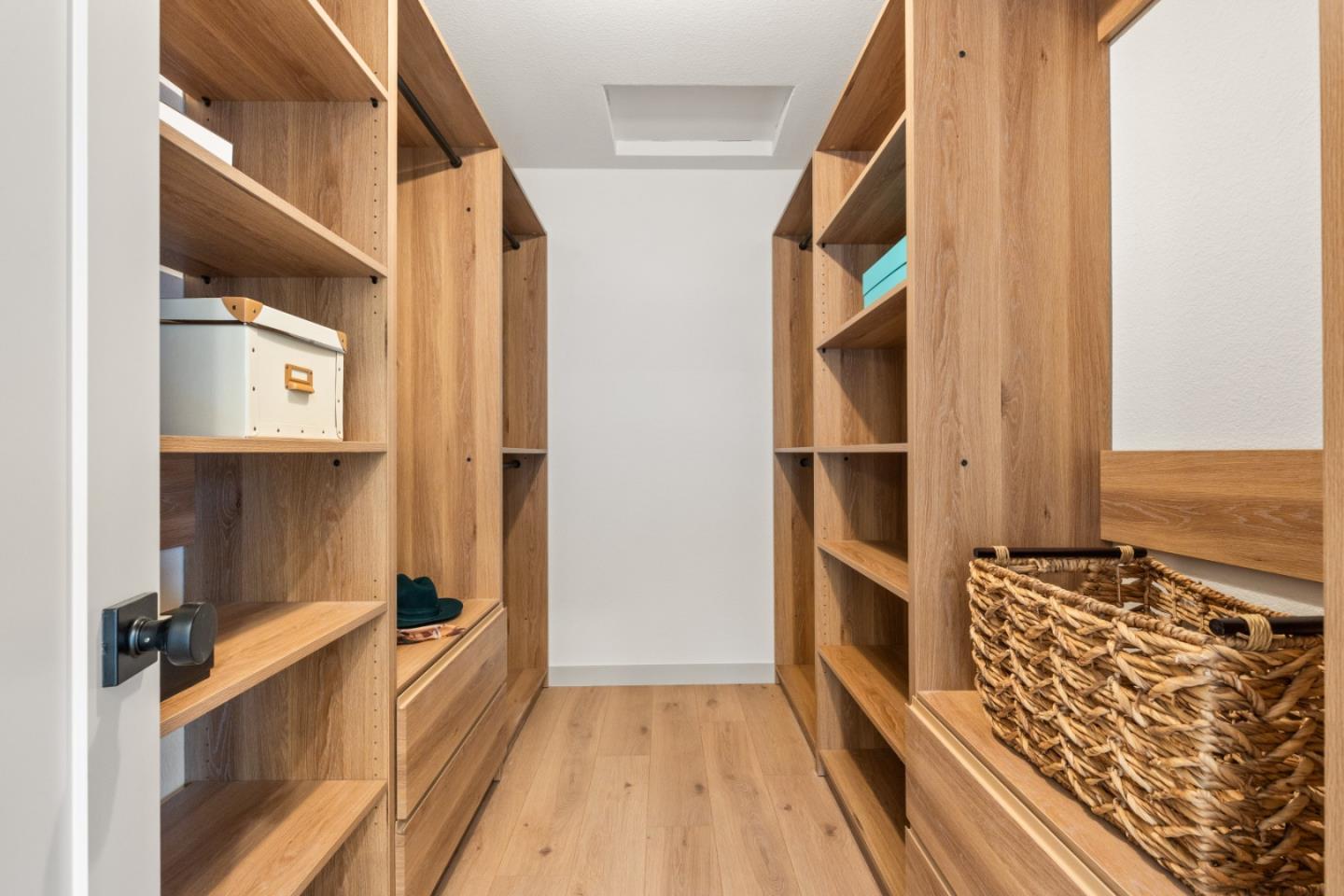 Detail Gallery Image 31 of 59 For 26 Driftwood Ct, Pacifica,  CA 94044 - 4 Beds | 2/1 Baths