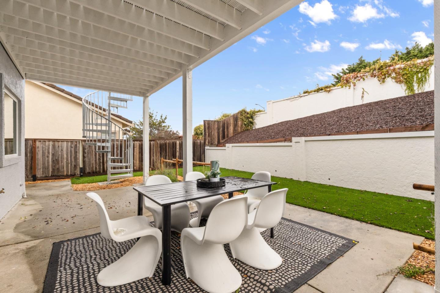 Detail Gallery Image 42 of 59 For 26 Driftwood Ct, Pacifica,  CA 94044 - 4 Beds | 2/1 Baths