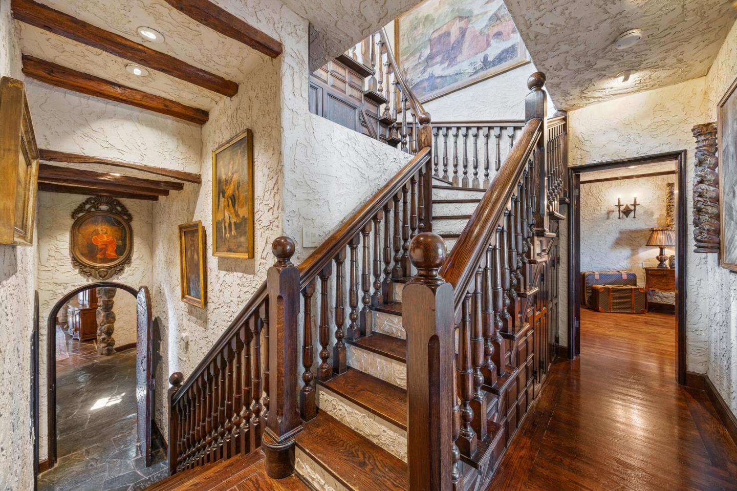 Detail Gallery Image 11 of 43 For 1300 Paloma Ave, Burlingame,  CA 94010 - 3 Beds | 2/1 Baths