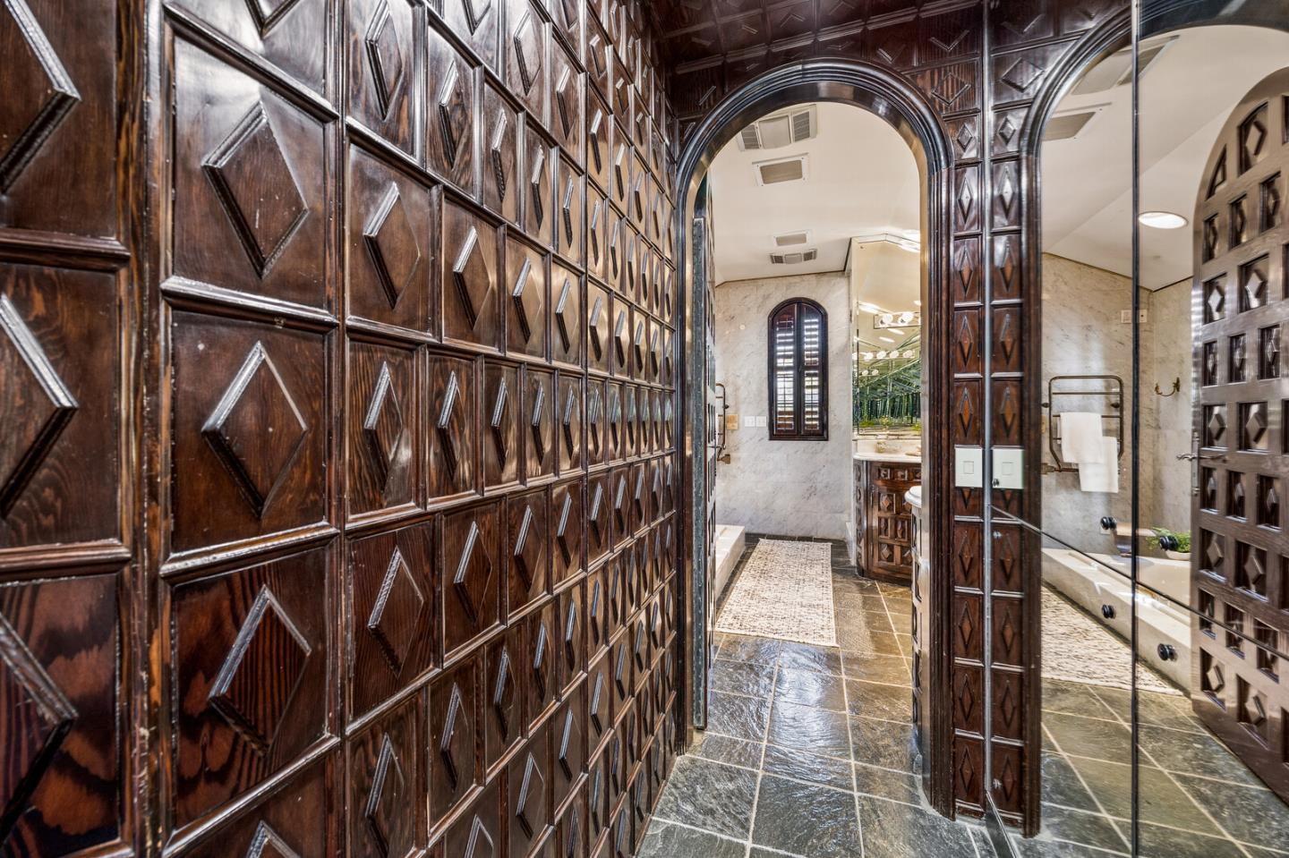 Detail Gallery Image 19 of 43 For 1300 Paloma Ave, Burlingame,  CA 94010 - 3 Beds | 2/1 Baths