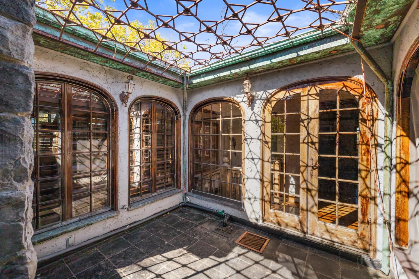 Detail Gallery Image 24 of 43 For 1300 Paloma Ave, Burlingame,  CA 94010 - 3 Beds | 2/1 Baths