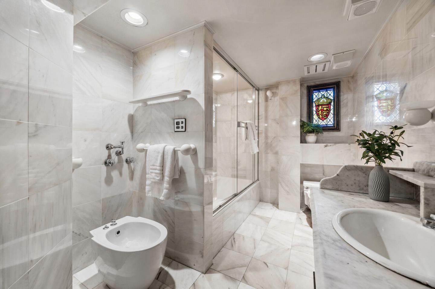 Detail Gallery Image 26 of 43 For 1300 Paloma Ave, Burlingame,  CA 94010 - 3 Beds | 2/1 Baths