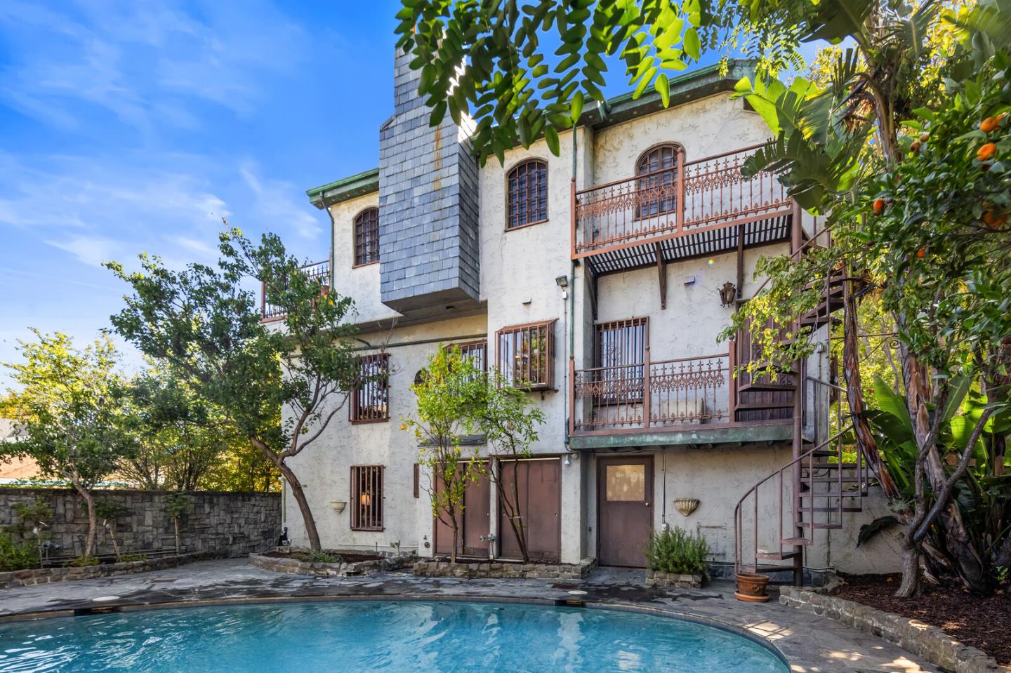 Detail Gallery Image 34 of 43 For 1300 Paloma Ave, Burlingame,  CA 94010 - 3 Beds | 2/1 Baths