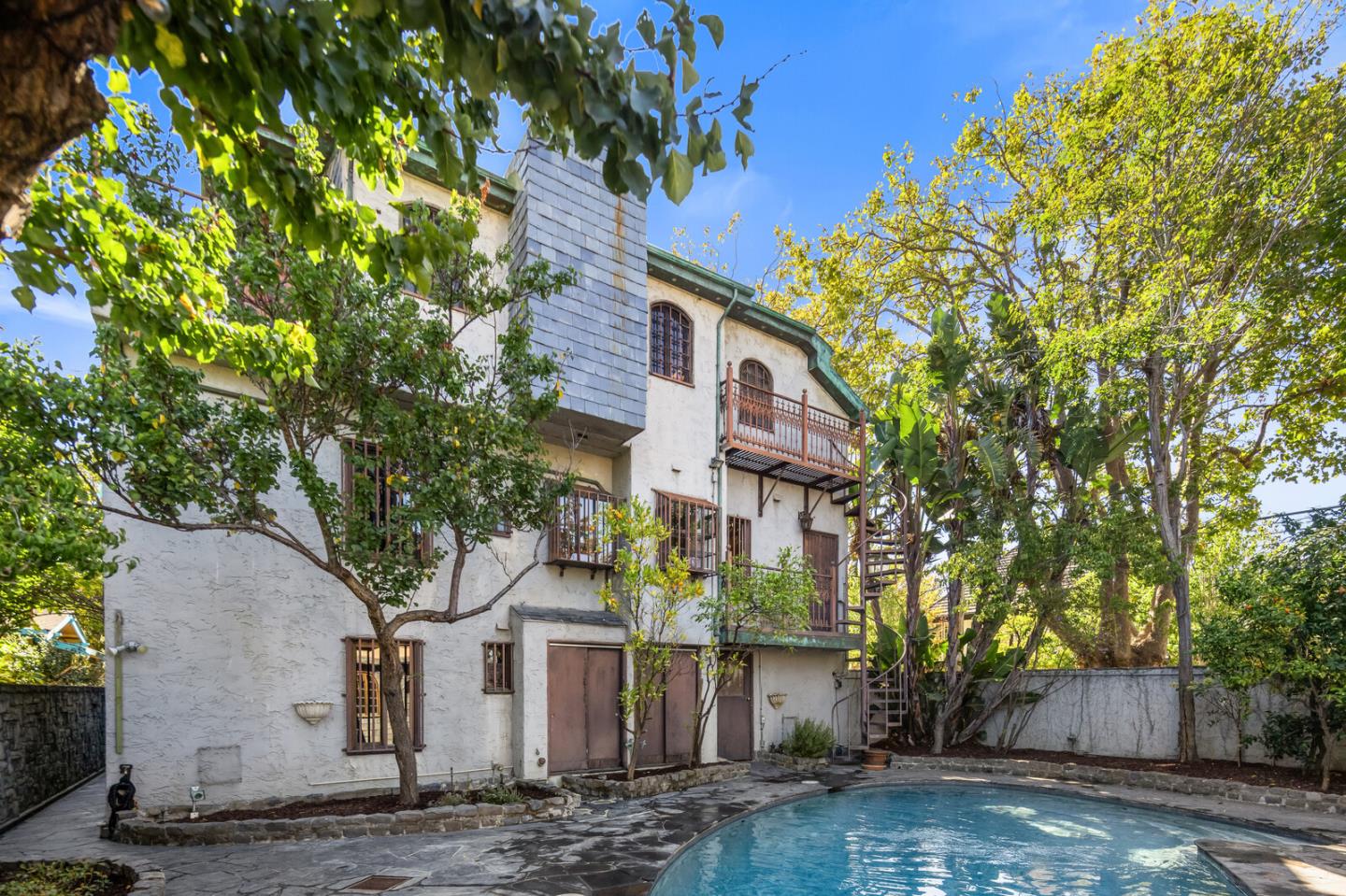 Detail Gallery Image 35 of 43 For 1300 Paloma Ave, Burlingame,  CA 94010 - 3 Beds | 2/1 Baths