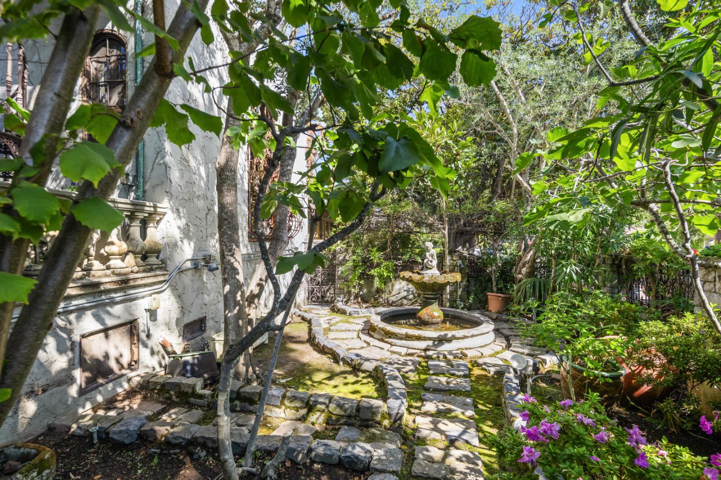 Detail Gallery Image 36 of 43 For 1300 Paloma Ave, Burlingame,  CA 94010 - 3 Beds | 2/1 Baths