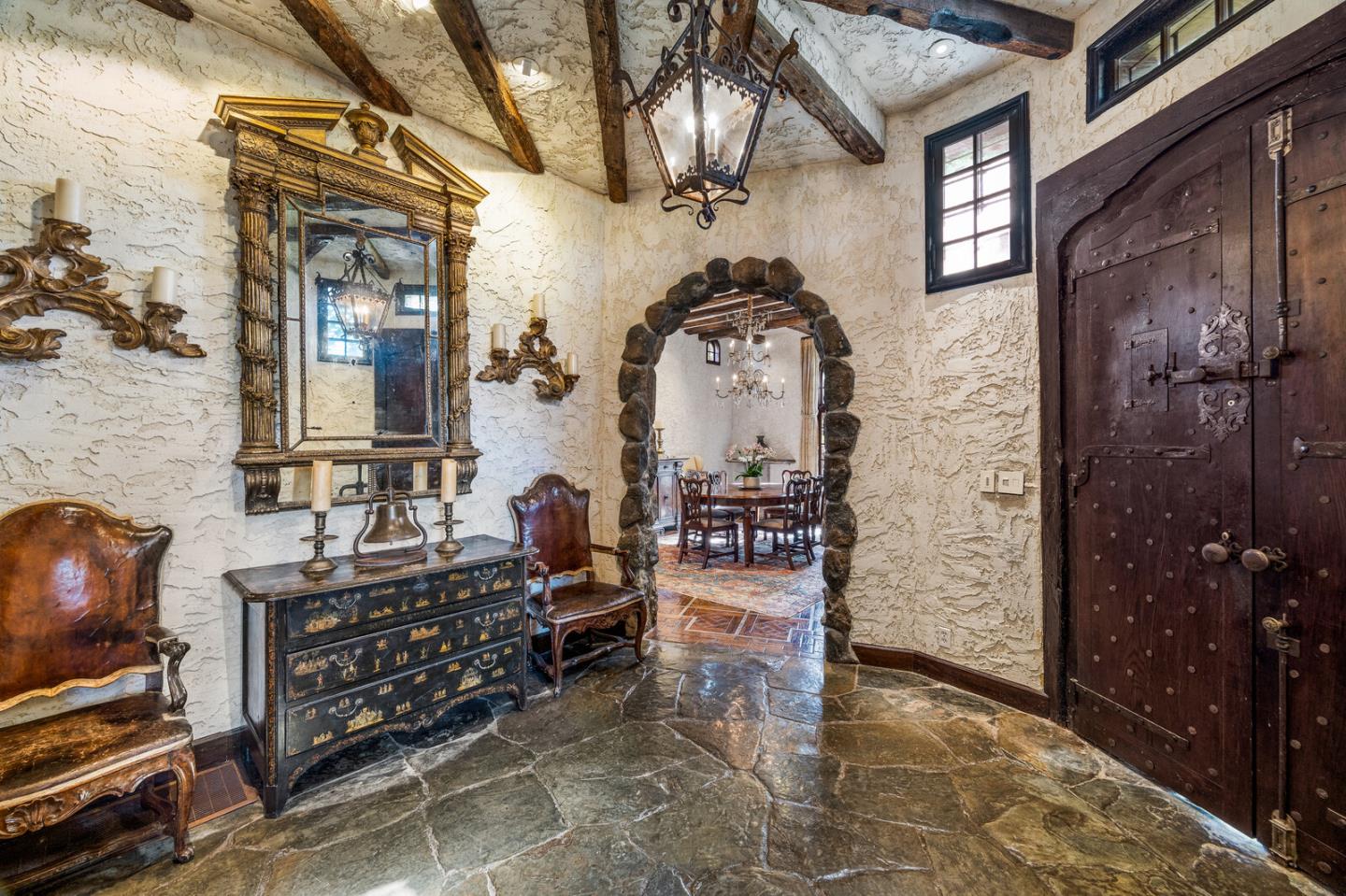 Detail Gallery Image 4 of 43 For 1300 Paloma Ave, Burlingame,  CA 94010 - 3 Beds | 2/1 Baths