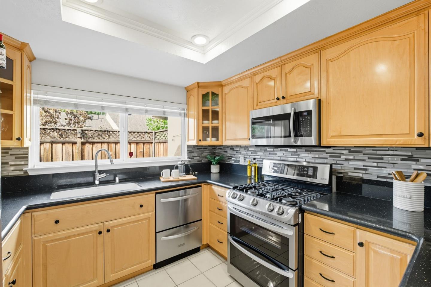 Detail Gallery Image 10 of 26 For 1375 Pinehurst Sq, San Jose,  CA 95117 - 2 Beds | 2 Baths