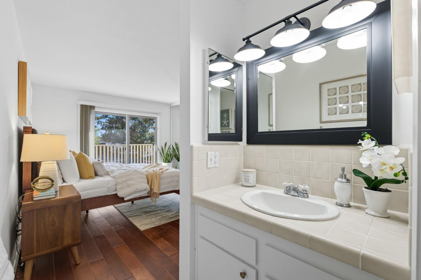 Detail Gallery Image 14 of 26 For 1375 Pinehurst Sq, San Jose,  CA 95117 - 2 Beds | 2 Baths