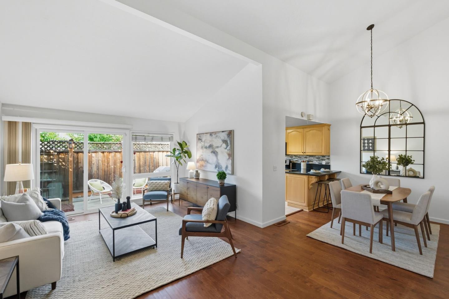 Detail Gallery Image 3 of 26 For 1375 Pinehurst Sq, San Jose,  CA 95117 - 2 Beds | 2 Baths