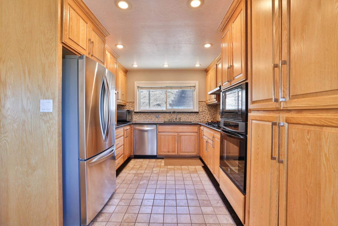 Detail Gallery Image 14 of 45 For 3123 Huntington Ct, Castro Valley,  CA 94546 - 3 Beds | 2 Baths