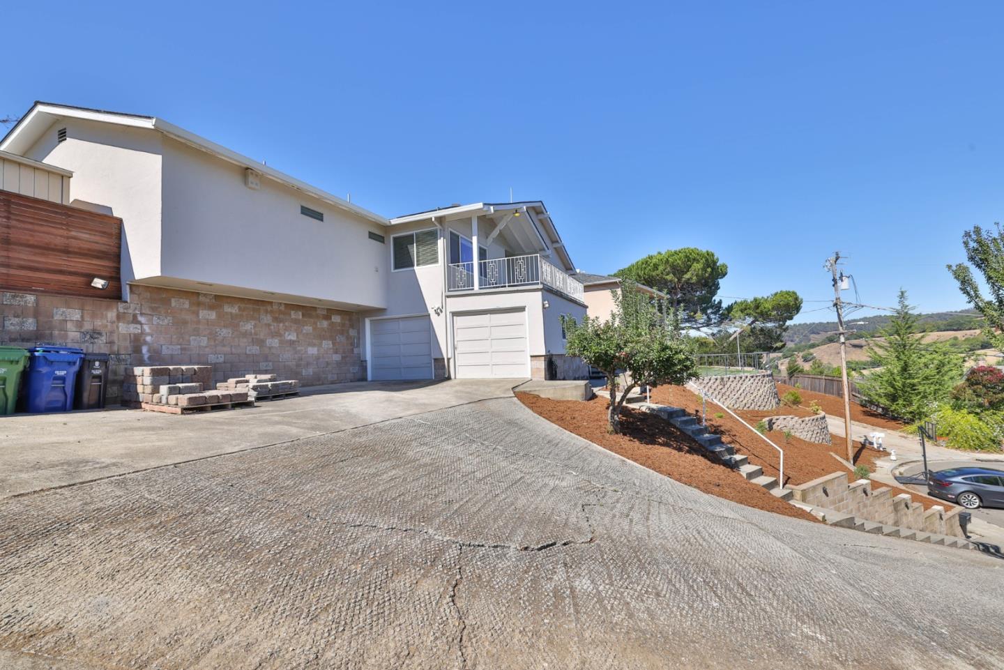 Detail Gallery Image 2 of 45 For 3123 Huntington Ct, Castro Valley,  CA 94546 - 3 Beds | 2 Baths
