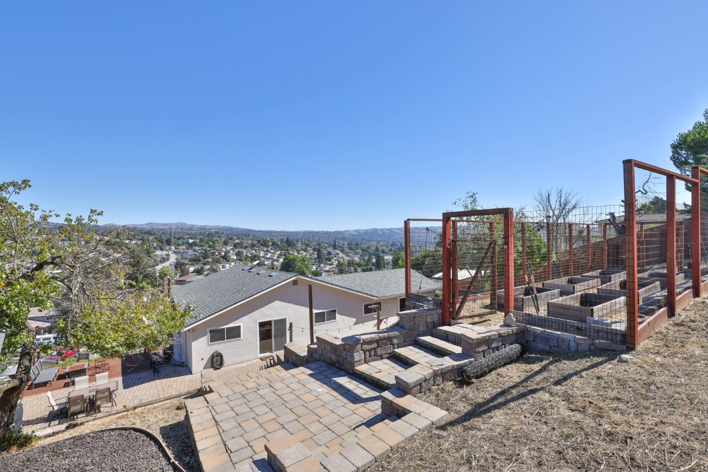 Detail Gallery Image 26 of 45 For 3123 Huntington Ct, Castro Valley,  CA 94546 - 3 Beds | 2 Baths