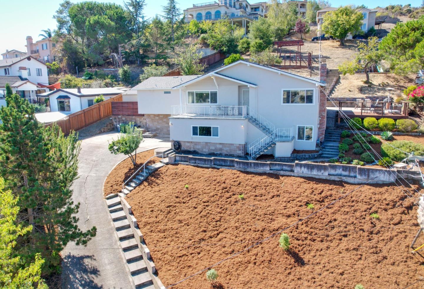 Detail Gallery Image 3 of 45 For 3123 Huntington Ct, Castro Valley,  CA 94546 - 3 Beds | 2 Baths