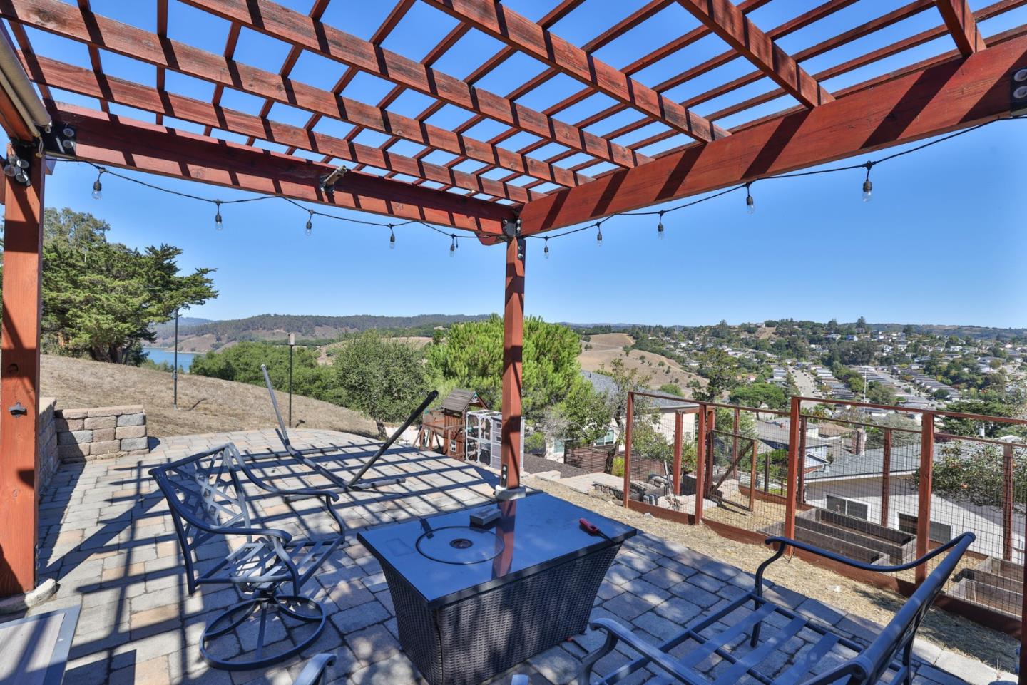 Detail Gallery Image 34 of 45 For 3123 Huntington Ct, Castro Valley,  CA 94546 - 3 Beds | 2 Baths