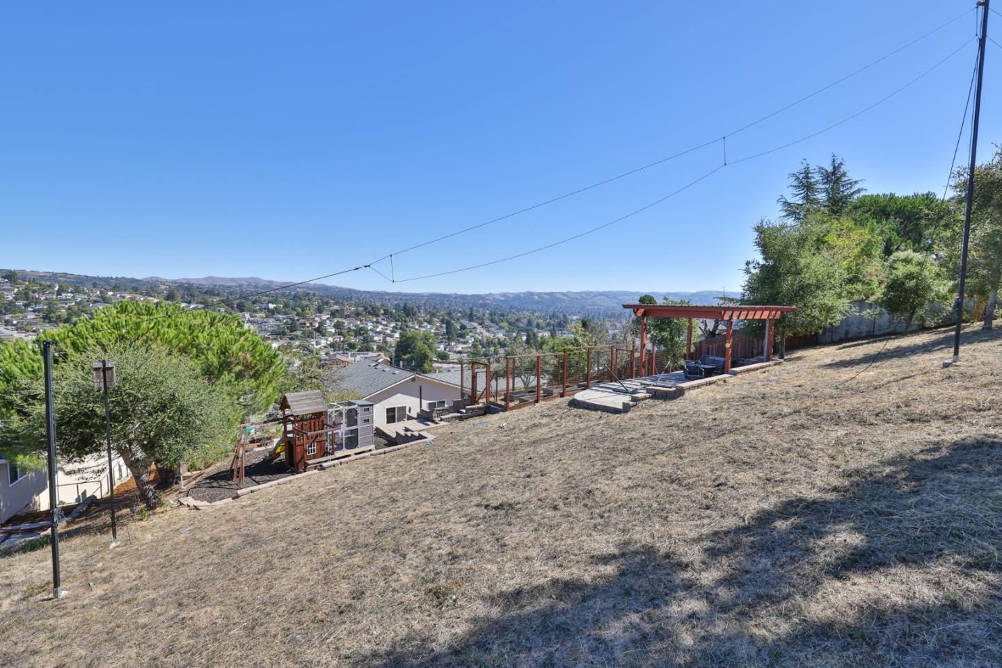 Detail Gallery Image 39 of 45 For 3123 Huntington Ct, Castro Valley,  CA 94546 - 3 Beds | 2 Baths