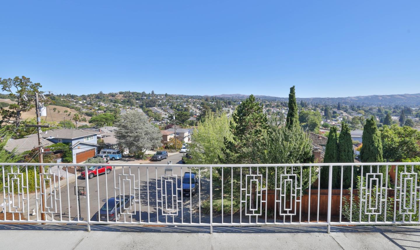 Detail Gallery Image 5 of 45 For 3123 Huntington Ct, Castro Valley,  CA 94546 - 3 Beds | 2 Baths