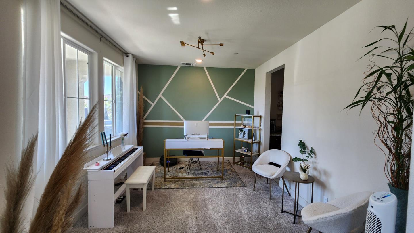 Detail Gallery Image 2 of 28 For 1280 Palermo Dr, Salinas,  CA 93905 - 4 Beds | 2/1 Baths