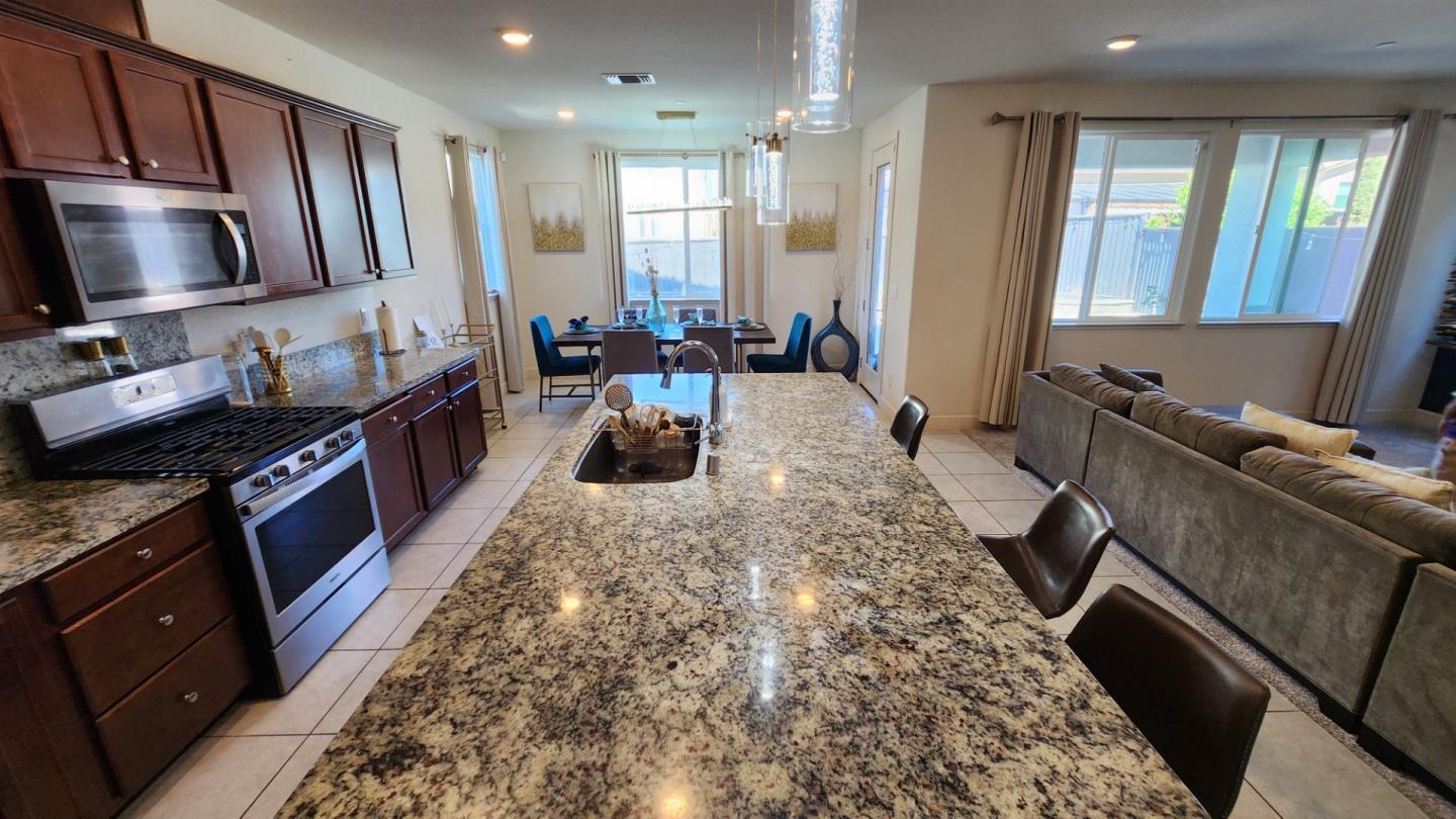 Detail Gallery Image 9 of 28 For 1280 Palermo Dr, Salinas,  CA 93905 - 4 Beds | 2/1 Baths