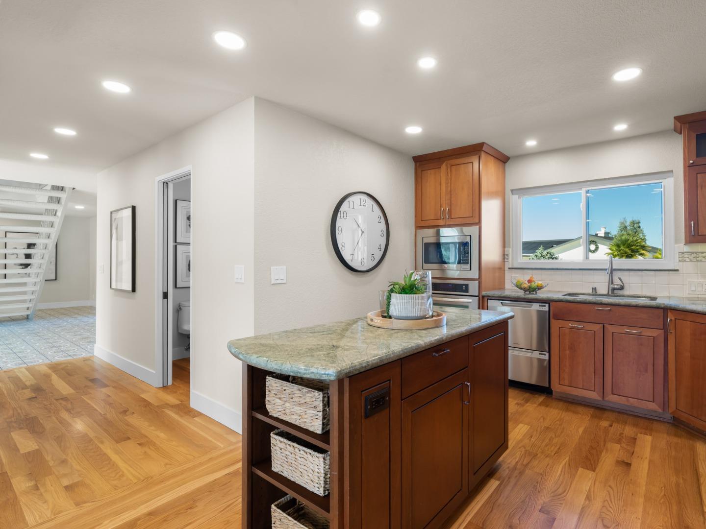 Detail Gallery Image 14 of 50 For 6746 Lookout Bnd, San Jose,  CA 95120 - 4 Beds | 2/1 Baths