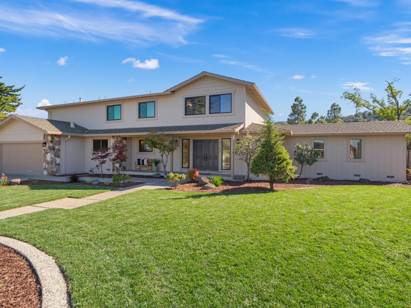 Detail Gallery Image 4 of 50 For 6746 Lookout Bnd, San Jose,  CA 95120 - 4 Beds | 2/1 Baths