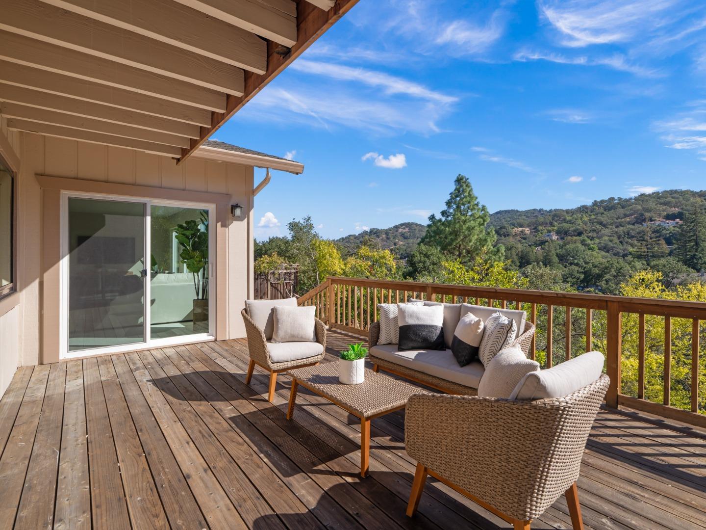 Detail Gallery Image 7 of 50 For 6746 Lookout Bnd, San Jose,  CA 95120 - 4 Beds | 2/1 Baths