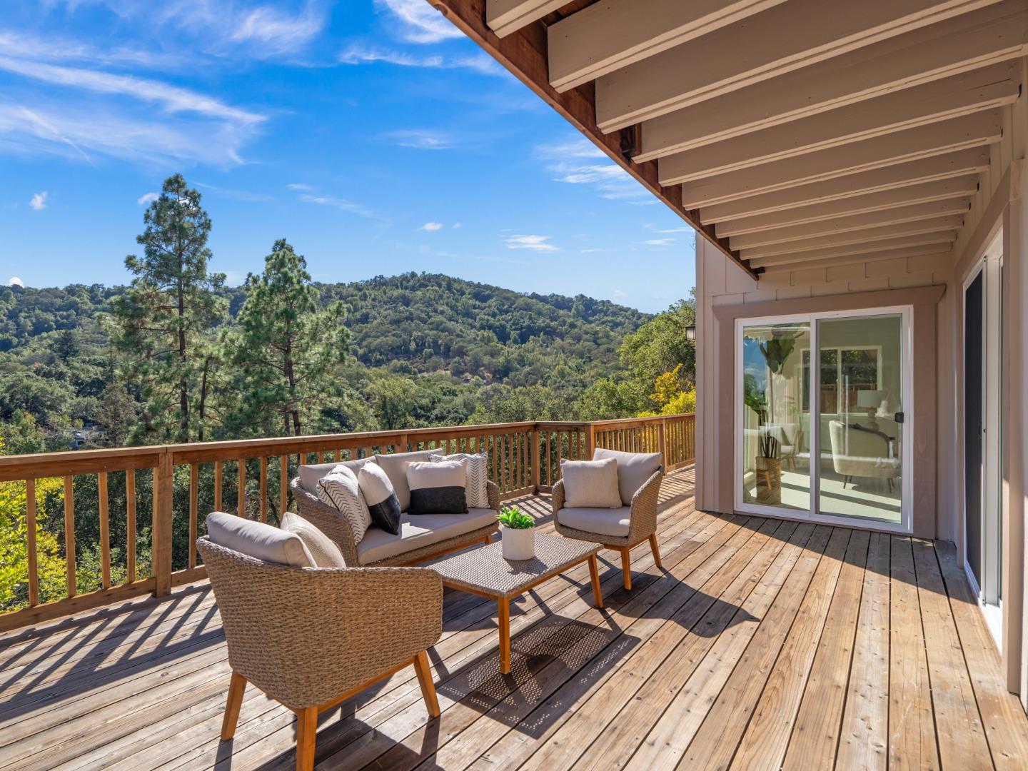 Detail Gallery Image 8 of 50 For 6746 Lookout Bnd, San Jose,  CA 95120 - 4 Beds | 2/1 Baths