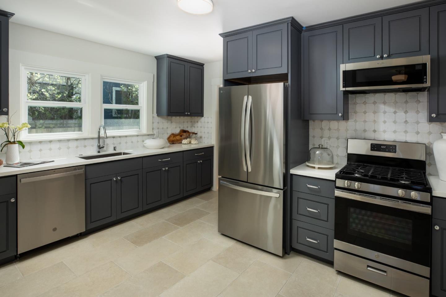 Detail Gallery Image 14 of 32 For 759 Cowper St, Palo Alto,  CA 94301 - 2 Beds | 1 Baths