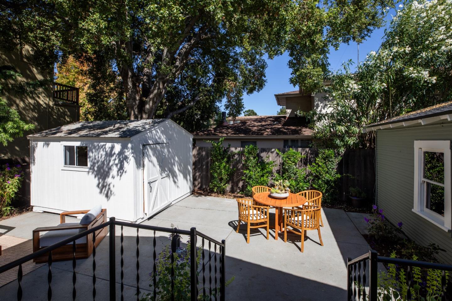 Detail Gallery Image 23 of 32 For 759 Cowper St, Palo Alto,  CA 94301 - 2 Beds | 1 Baths