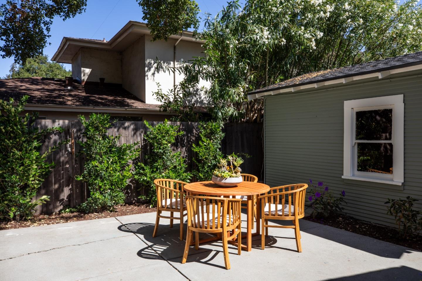 Detail Gallery Image 28 of 32 For 759 Cowper St, Palo Alto,  CA 94301 - 2 Beds | 1 Baths