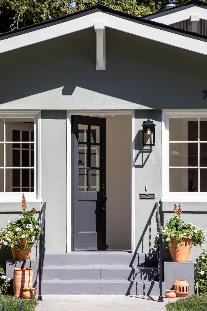 Detail Gallery Image 3 of 32 For 759 Cowper St, Palo Alto,  CA 94301 - 2 Beds | 1 Baths