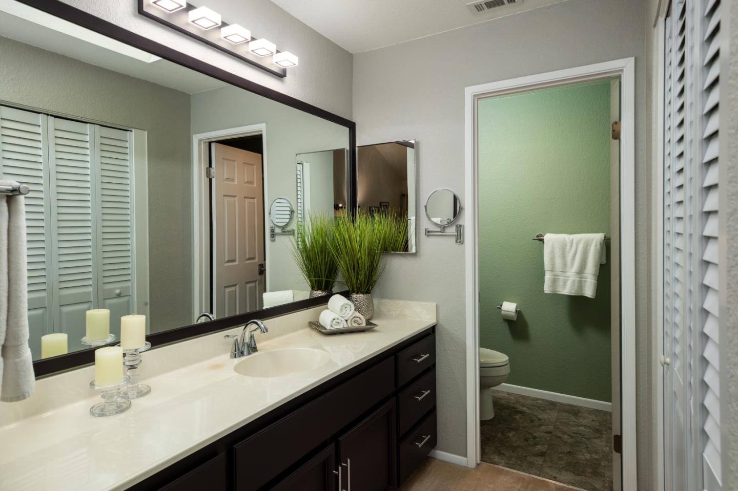 Detail Gallery Image 11 of 30 For 1925 Winding Creek Ct, San Jose,  CA 95148 - 2 Beds | 2/1 Baths